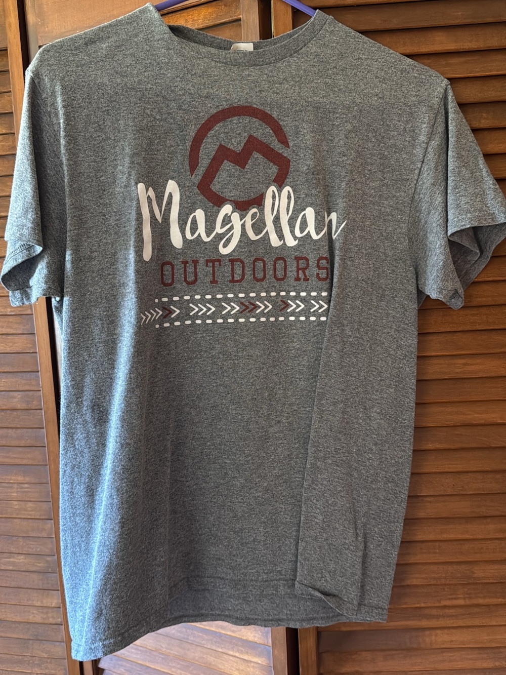 Magellan Outdoors Gray Short-Sleeve Logo Tee with Rust Accents